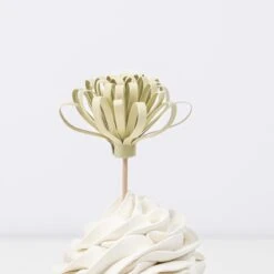 Meri-Meri Flower Garden Cupcake Kit (x 12 Toppers) -Meri Meri media 029787a4 0c27 4313 a4ac cd77032ba82a