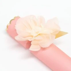 Meri-Meri Tissue Floral Crackers (x 6) -Meri Meri media 1b6fd59d 7b3d 474a 9cb7 e3a7631209a3