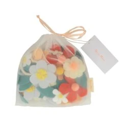 Meri-Meri Felt Flower Garland -Meri Meri media 2cd3f3a5 e3e6 42c1 a944 73c9aa7c6333