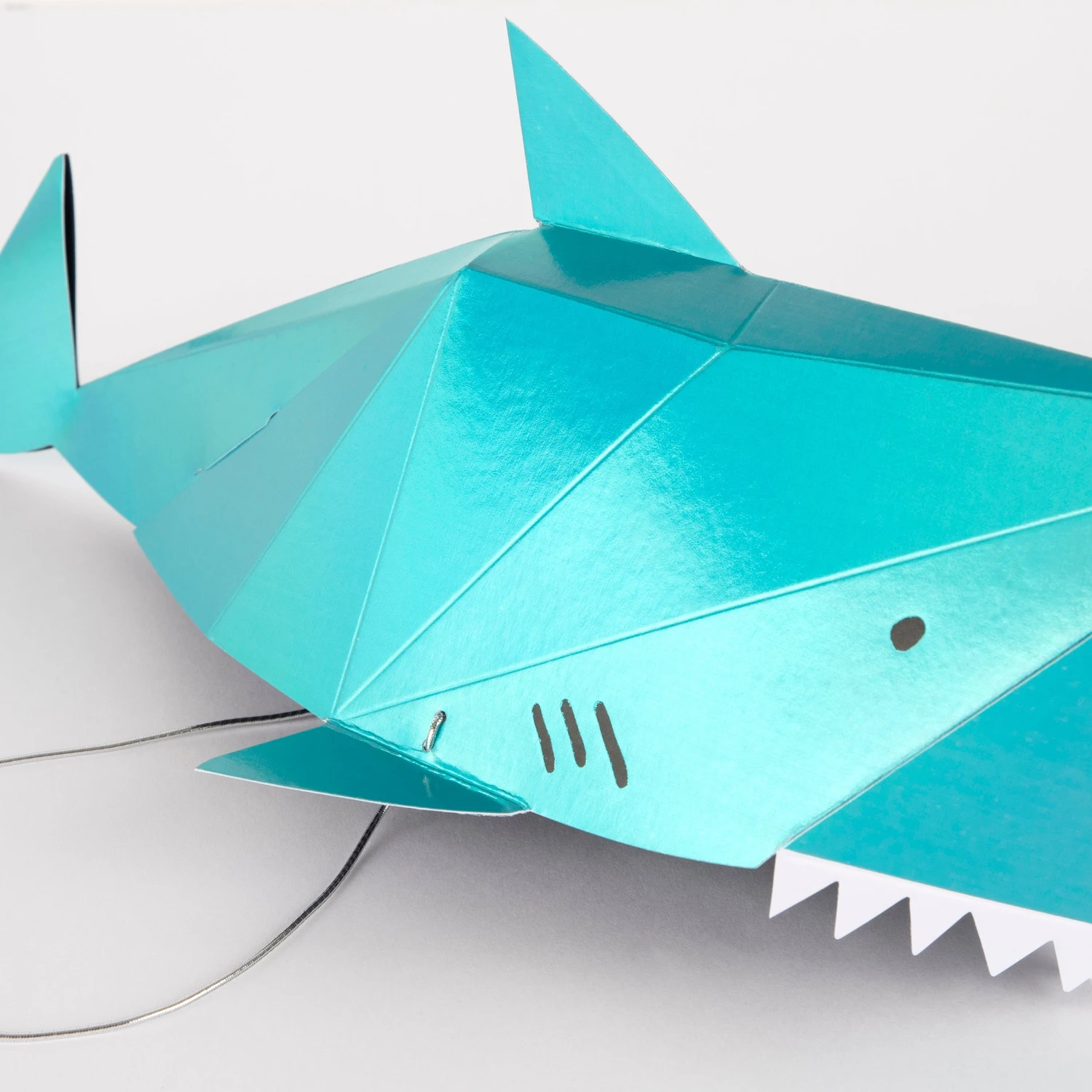 Meri-Meri Shark Hats (x 8) 4 Meri-Meri Shark Hats (x 8) - Image 4