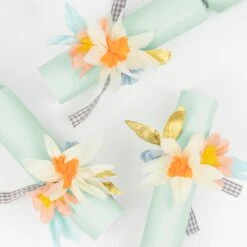 Meri-Meri Floral Crackers (x 6) -Meri Meri media 3cbfef89 9562 4df2 b09b f77cfaa97761