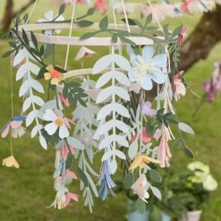 Meri-Meri Paper Garden Chandelier -Meri Meri media 41f94dc9 3dcd 4bed 9a06 dc33322f8448