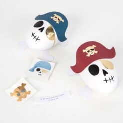Meri-Meri Pirate Skulls Surprise Balls (x 3) -Meri Meri media 4e47c42e 9350 419d 91d9 1545e26100a8