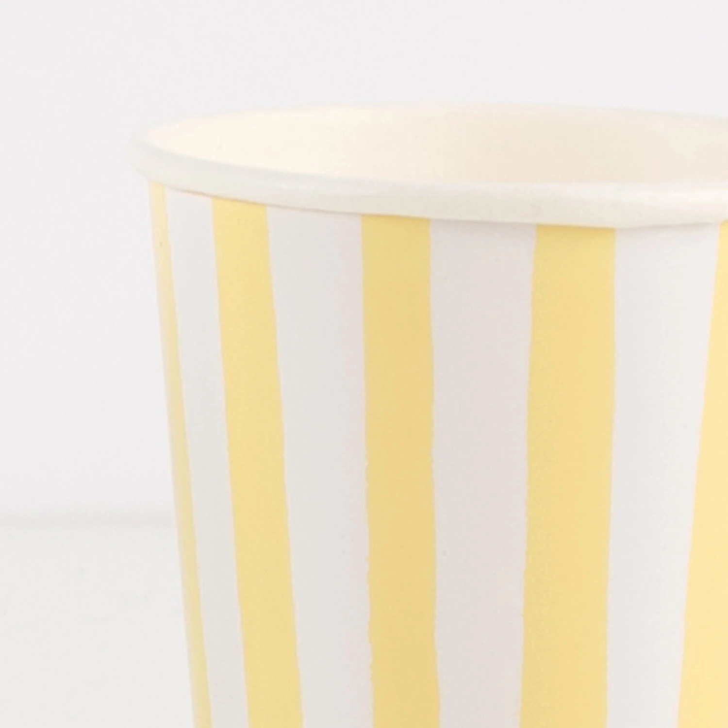 Meri-Meri Yellow Stripe Cups (x 8) 3 Meri-Meri Yellow Stripe Cups (x 8) - Image 3