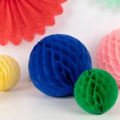Meri-Meri Rainbow Honeycomb Decoration Kit (x 16) -Meri Meri media 711b8719 764b 400b a032 f2e746423c06