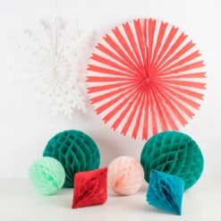 Meri-Meri Christmas Honeycomb Decoration Kit (x 16) -Meri Meri media 751ed446 b24c 4ac5 9fa7 9d6a37cfd119