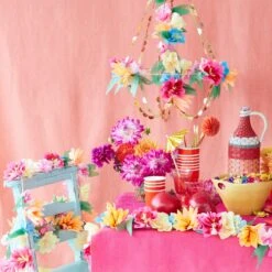 Meri-Meri Bright Blossom Chandelier -Meri Meri media 7a9436e1 abf9 4117 9d1f d00f80a55af3