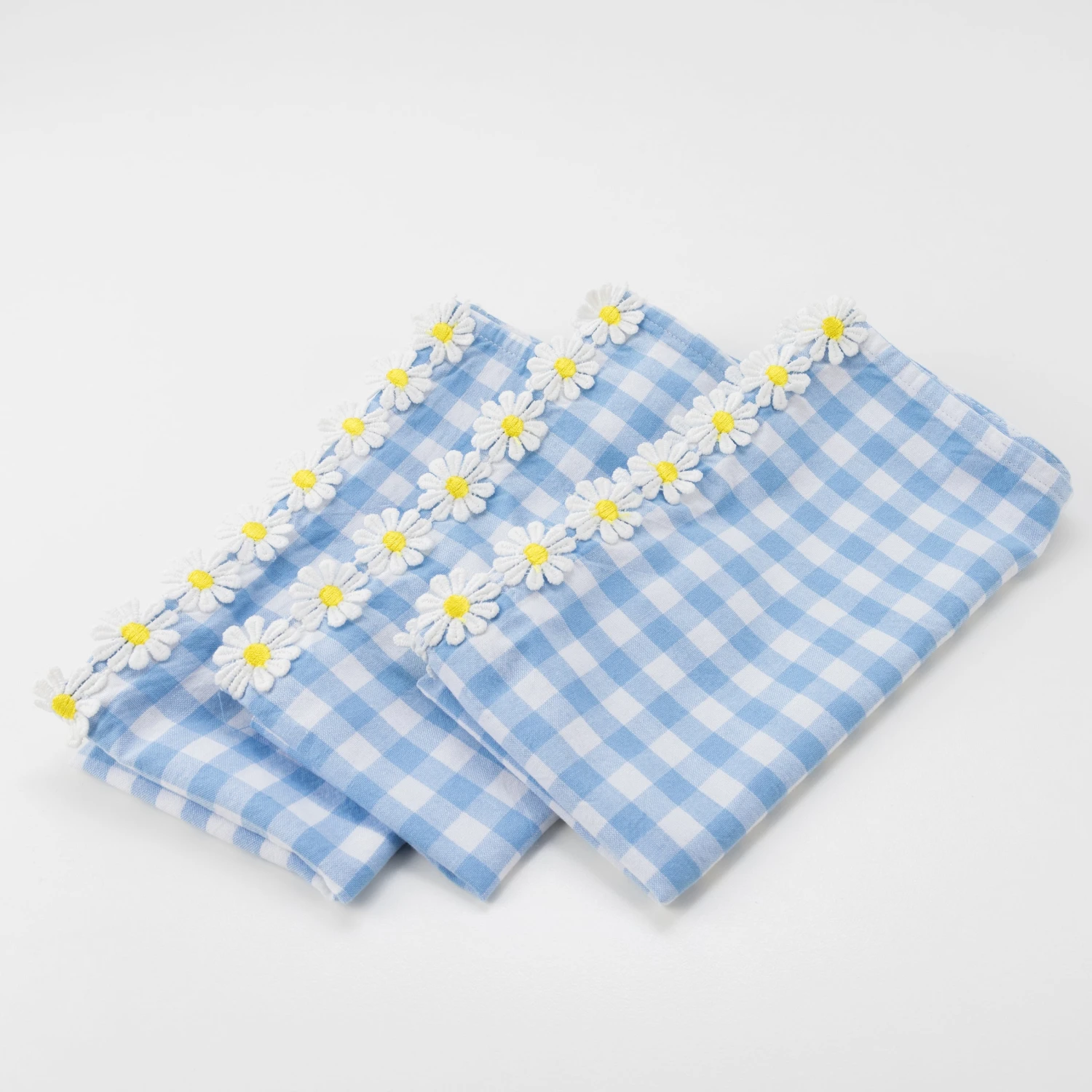 Meri-Meri Daisy Edge Gingham Fabric Napkins (x 4) 5 Meri-Meri Daisy Edge Gingham Fabric Napkins (x 4) - Image 5
