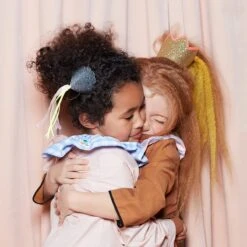 Meri-Meri Mini Gold Glitter Crowns (x 8) -Meri Meri media 8476c5c3 4f66 4446 a1af 0ac78bf63e06