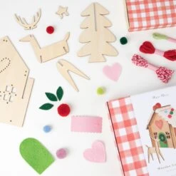 Meri-Meri Wooden Embroidery Gingerbread House Kit -Meri Meri media 8ecd6ed7 9932 4eff 94a7 b77d94f9f3b0