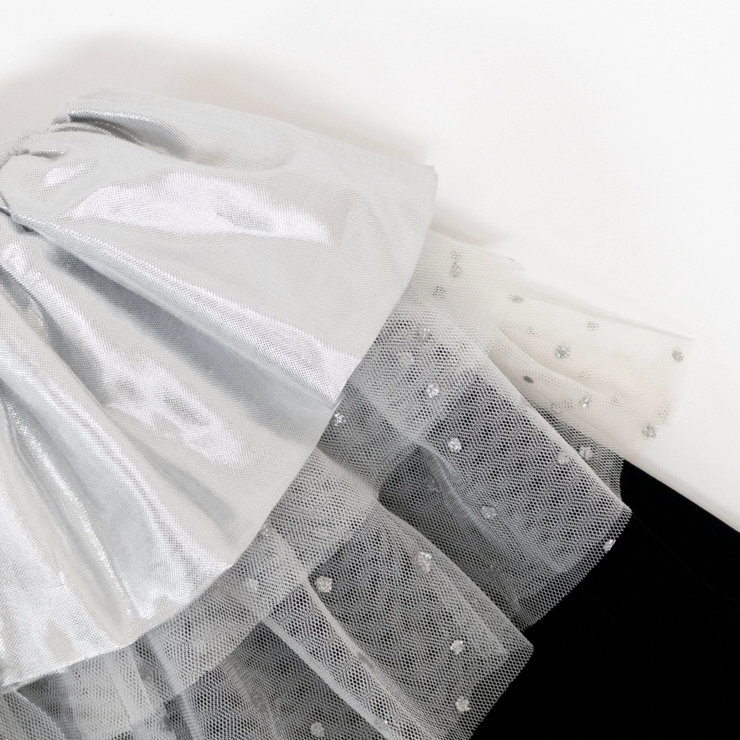 Meri-Meri Velvet Witch Cape & Wand 6 Meri-Meri Velvet Witch Cape & Wand - Image 6