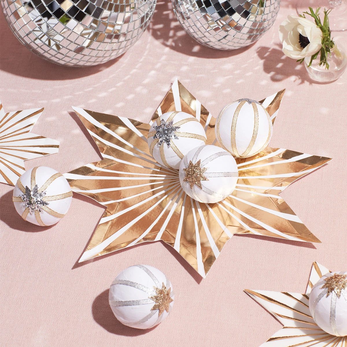 Meri-Meri Gold Stripe Star Plates (x 8) 3 Meri-Meri Gold Stripe Star Plates (x 8) - Image 3