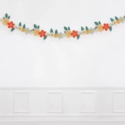 Meri-Meri Felt Flower Garland -Meri Meri media a540603b 0629 4462 872e 0634ba4666bb