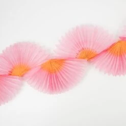 Meri-Meri Pink Honeycomb Fan Garland -Meri Meri media c1b28633 cdea 4235 9304 017bf8615d05