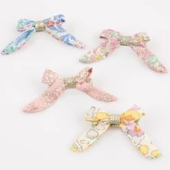 Meri-Meri Floral Bow Hair Clips (x 4) -Meri Meri media c6db102a cd79 4fae b608 9f6dc739182e