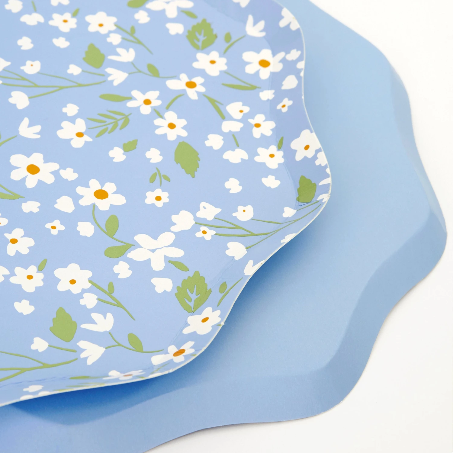 Meri-Meri Ditsy Floral Side Plates (x 12) 2 Meri-Meri Ditsy Floral Side Plates (x 12) - Image 2