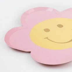 Meri-Meri Happy Face Flower Plates (x 8) -Meri Meri media d3f4abfd 3258 4e41 b00d 8e7980cc12cc