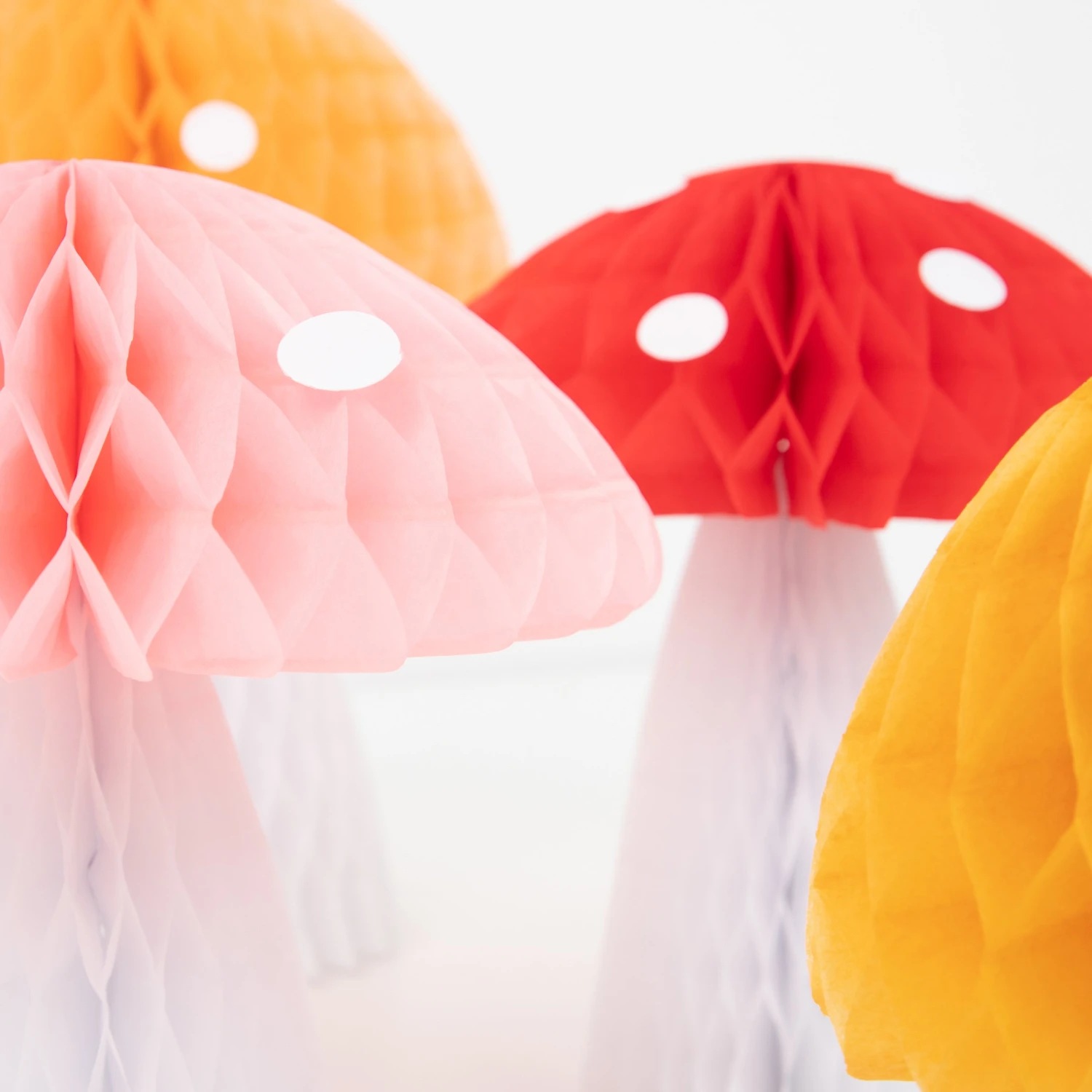 Meri-Meri Honeycomb Mushroom Decorations (x 10) 4 Meri-Meri Honeycomb Mushroom Decorations (x 10) - Image 4